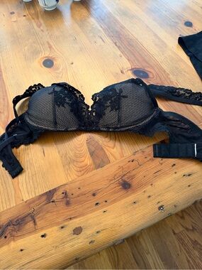 Black Lace Push-Up Bra - Women Intimates